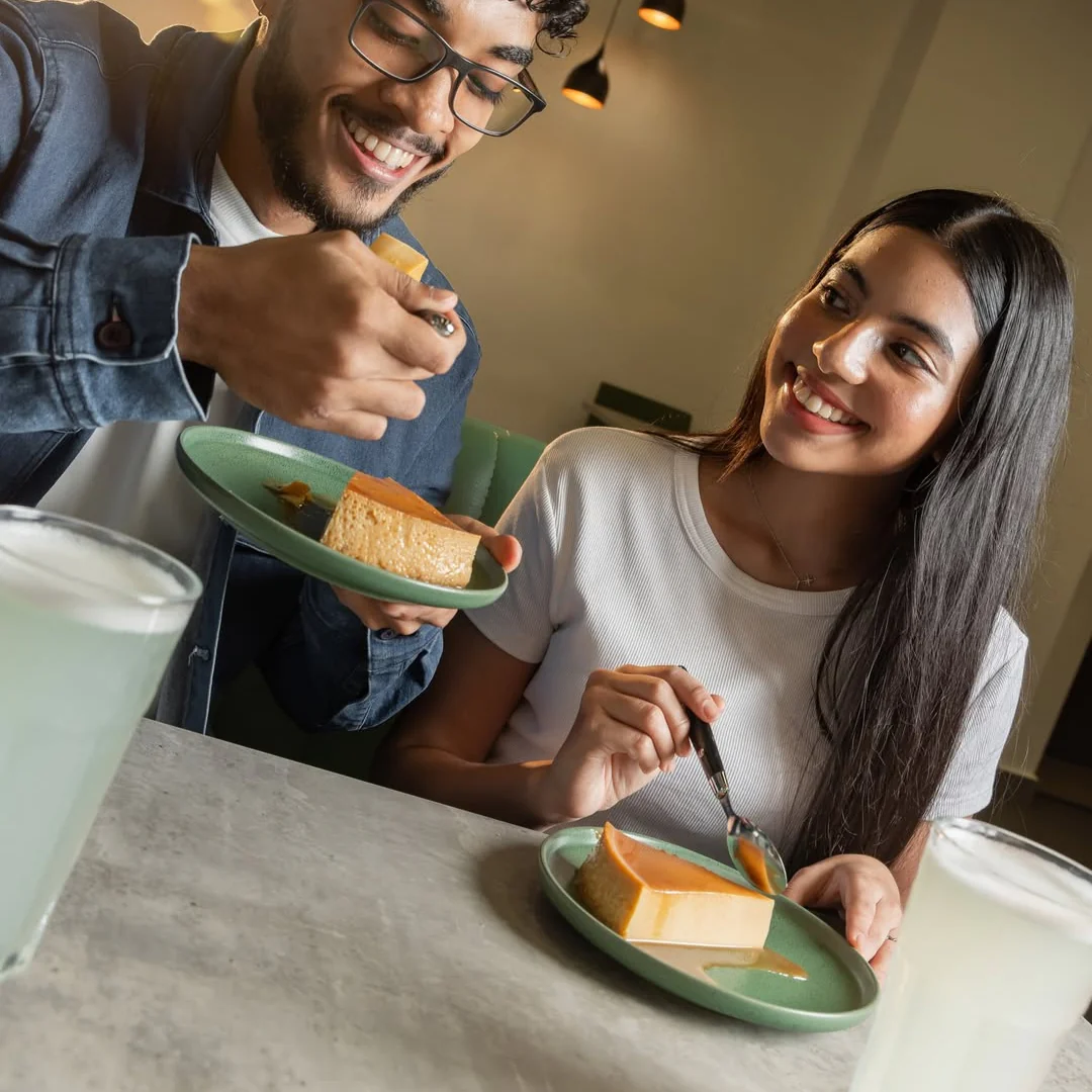 Combo Italiano: 2 Lasagnas + 2 Limonadas + 1 Postre para compartir por $20 en Valenti's - Image 3