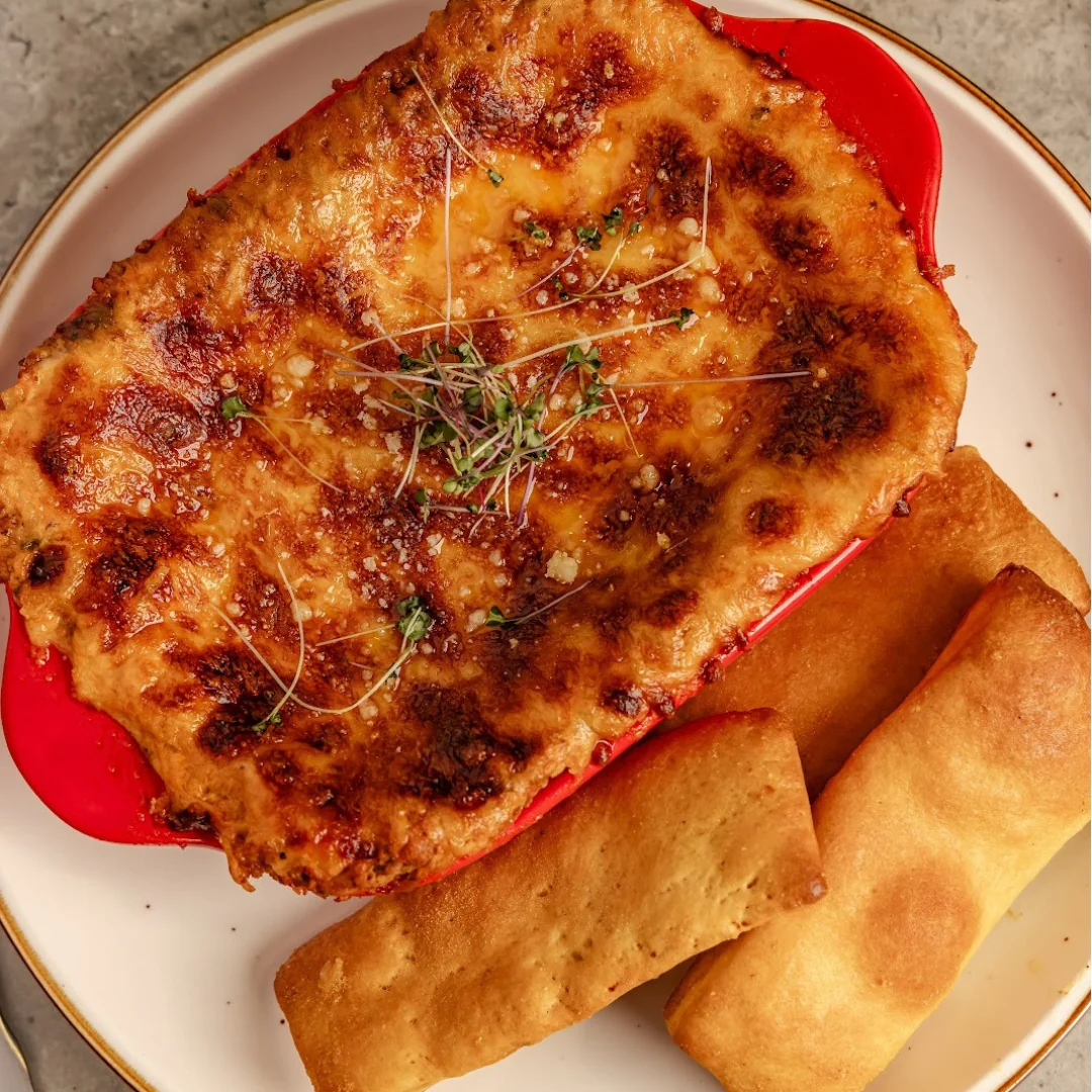 Combo Italiano: 2 Lasagnas + 2 Limonadas + 1 Postre para compartir por $20 en Valenti's - Image 4