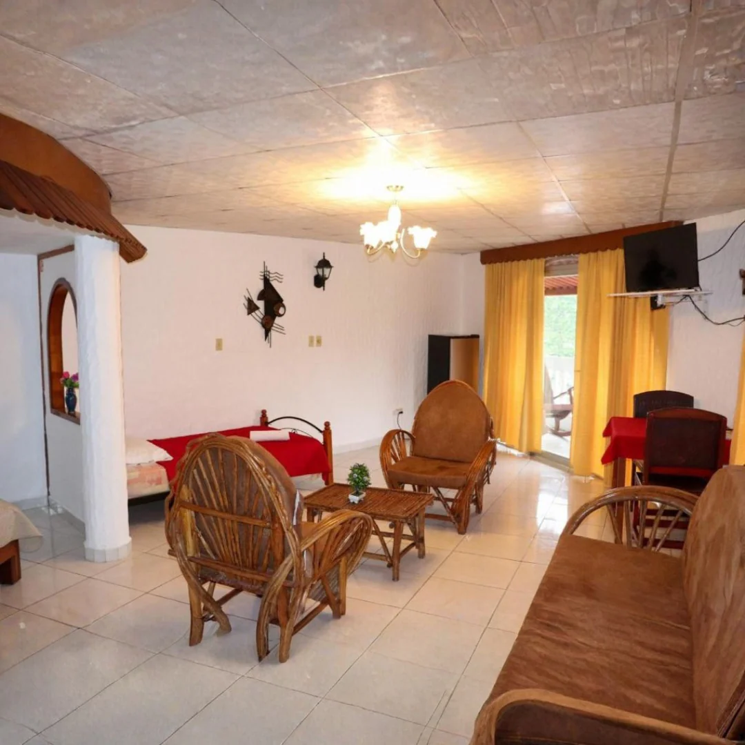 Estadía de 1 noche para 2, 3 o 4 personas + Desayuno incluido desde $73 en el Hotel Valle Verde - Image 5