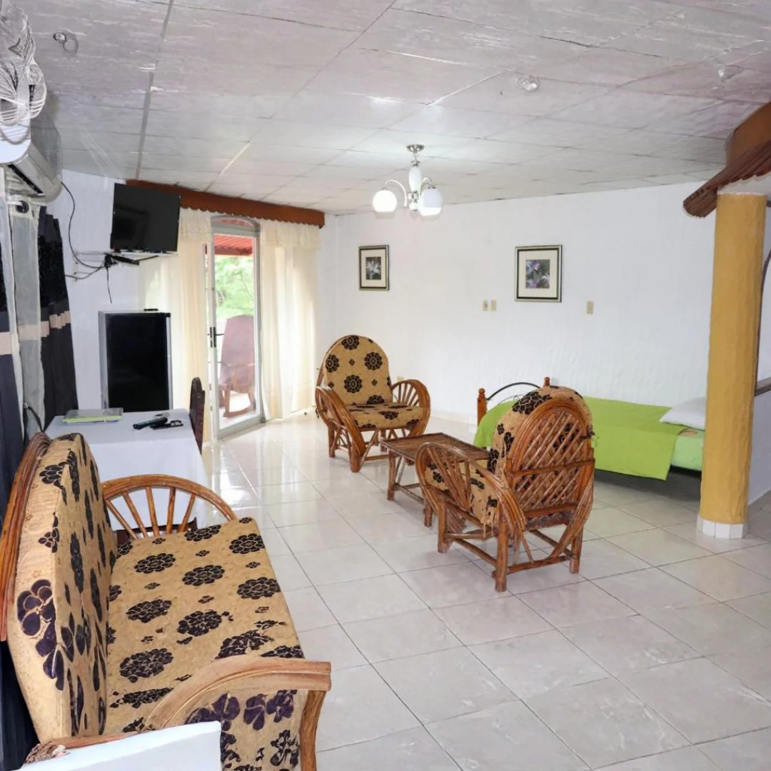 Estadía de 1 noche para 2, 3 o 4 personas + Desayuno incluido desde $73 en el Hotel Valle Verde - Image 7