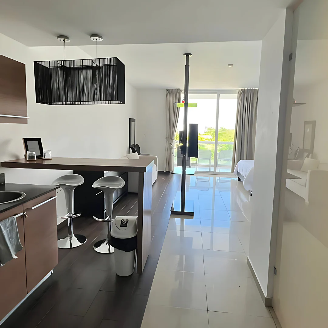 Estadía de 2 días y 1 Noche en Playa Blanca Town Center Suites para hasta 4 personas desde $89 en Beach Houses - Image 5