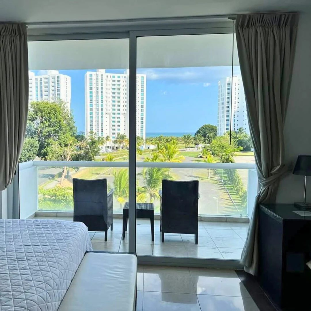 Estadía de 2 días y 1 Noche en Playa Blanca Town Center Suites para hasta 4 personas desde $89 en Beach Houses - Image 9