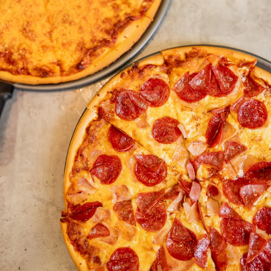 Pizza Grande de 14" + 24 Wings + 4 Bebidas + 4 Helados por $30 en Valenti's - Image 7